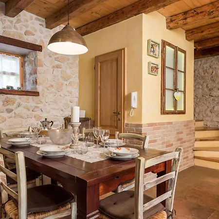 Ferienhaus Gorgeous In Kras