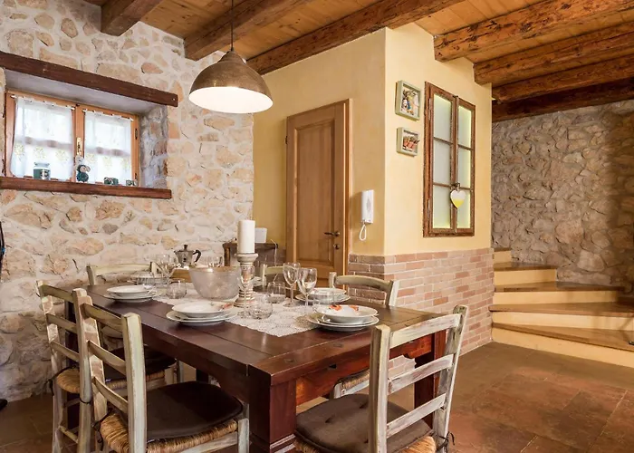 Feriehus Cozy In With Wifi Kras